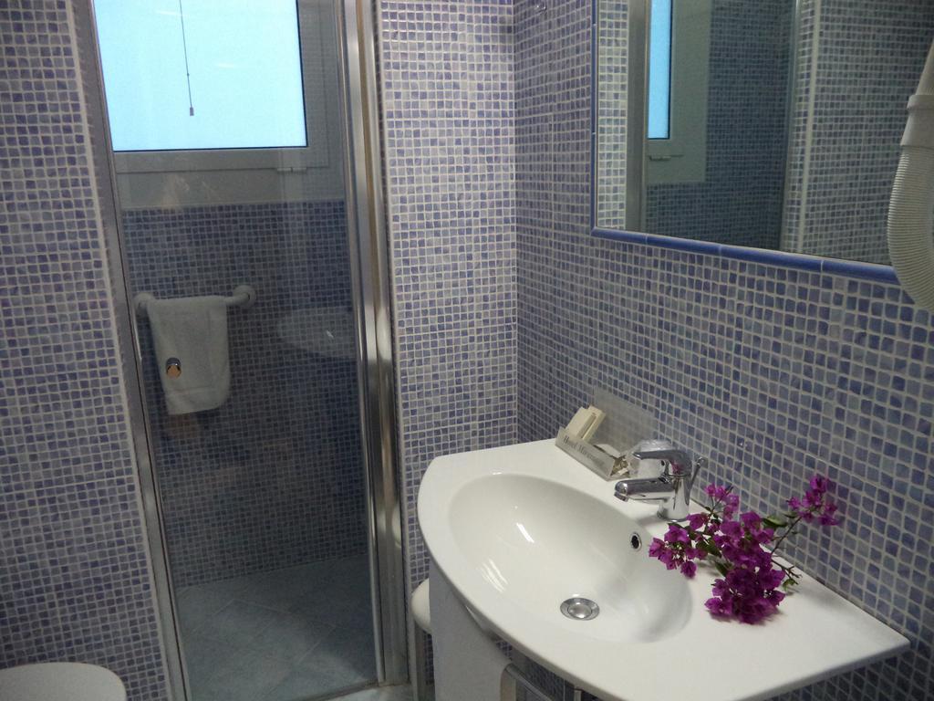 Hotel Miramare Diano Marina Buitenkant foto
