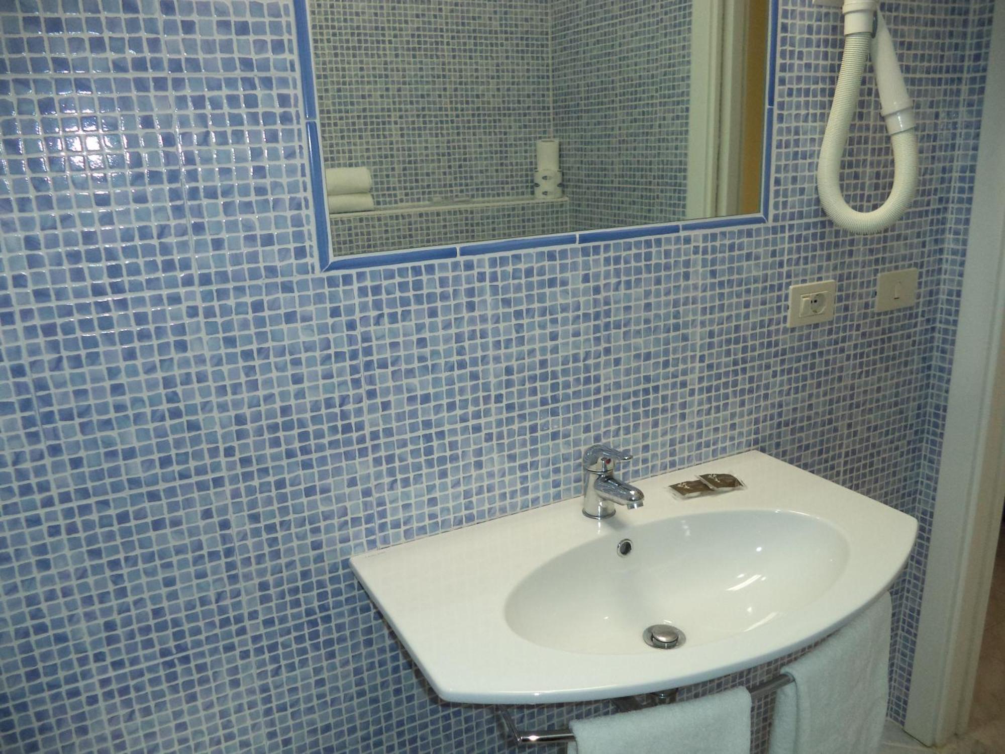 Hotel Miramare Diano Marina Kamer foto