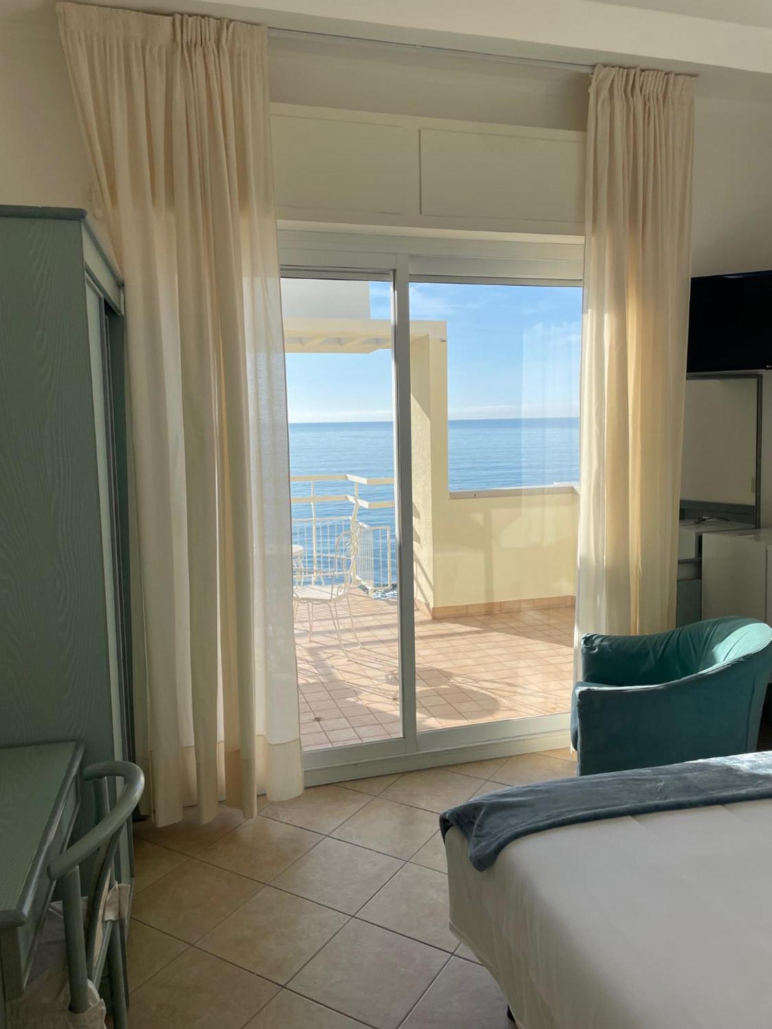 Hotel Miramare Diano Marina Buitenkant foto