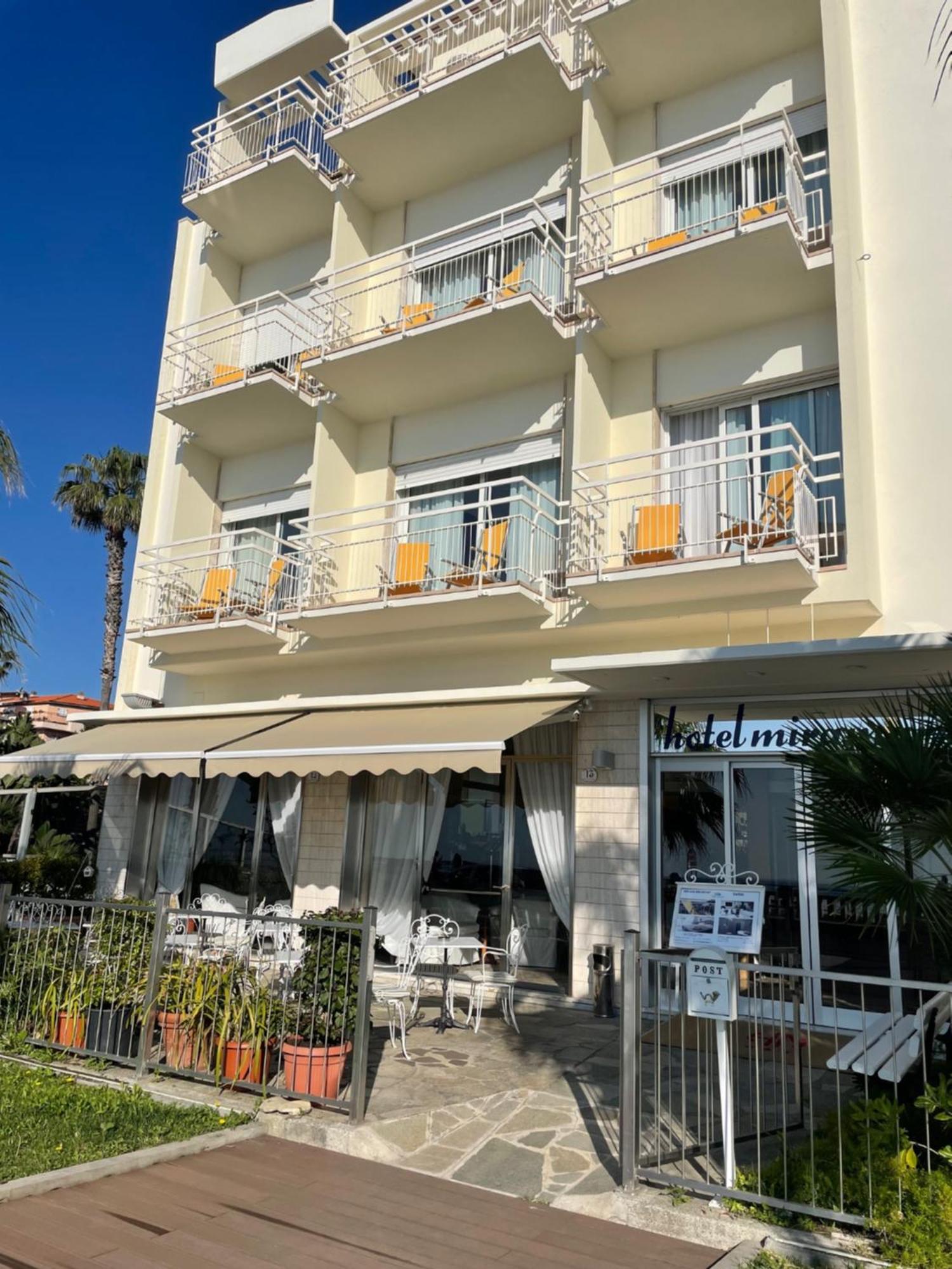 Hotel Miramare Diano Marina Buitenkant foto