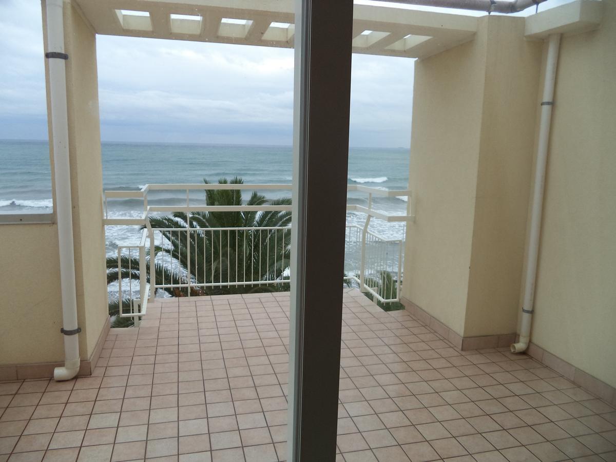 Hotel Miramare Diano Marina Buitenkant foto